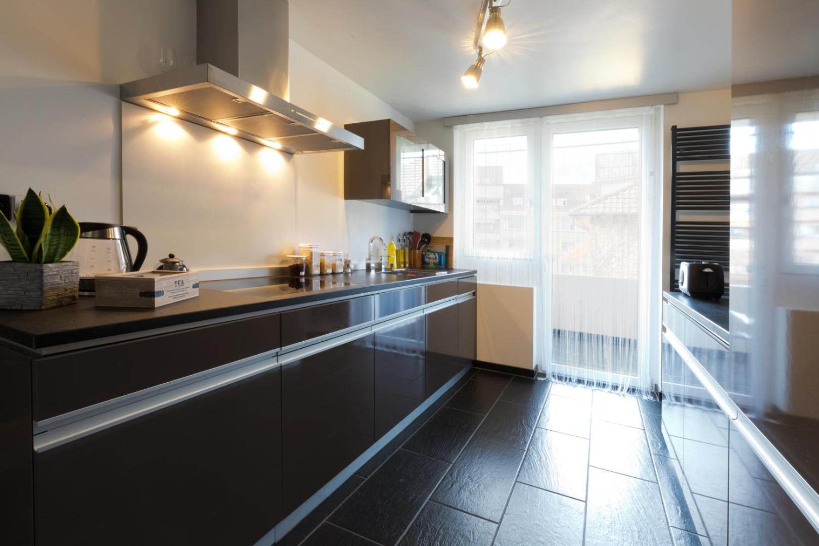 Apartment Special Retreat & Home-office & Workplace *