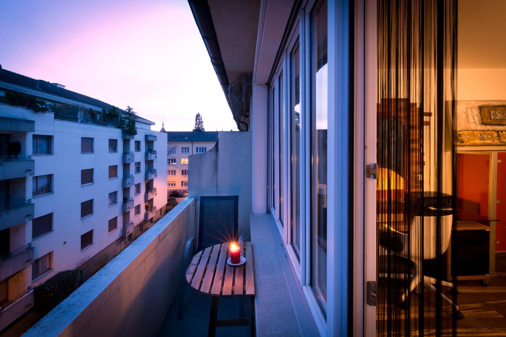 Apartment Special Retreat & Home-office & Workplace